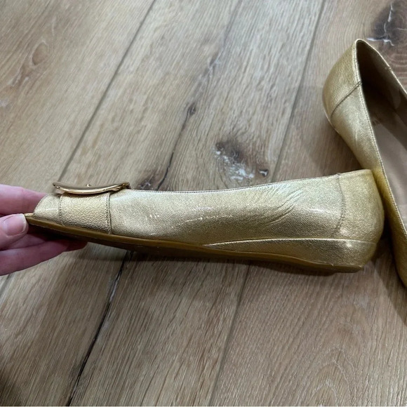 Stuart Weitzman Women's Gold Young Buck Peep Toe Leather Flats Size 7 1/2 GUC - Picture 5 of 12